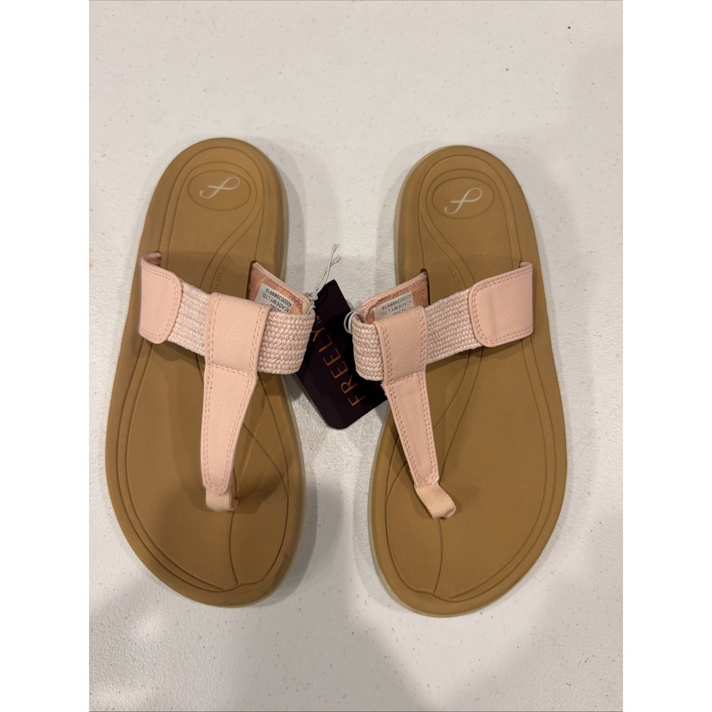NWT Firefly Pink Sandals Size 7B Thong Flip Flops Comfortable